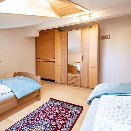 Kienast Apartment Pfons