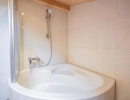Kienast Apartment Pfons
