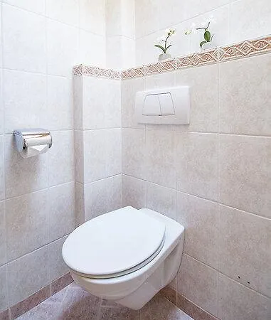 Kienast Apartment Pfons